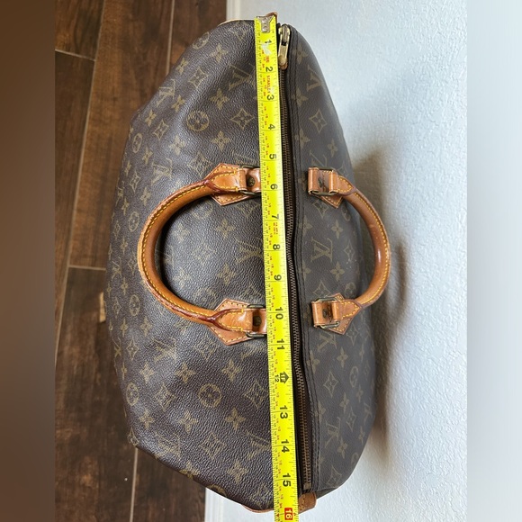 Louis Vuitton carryall - Picture 16 of 17